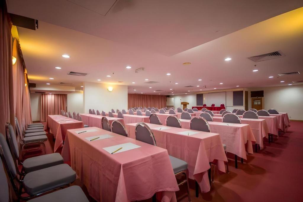 Hotel Continental Penang Джорджтаун Экстерьер фото