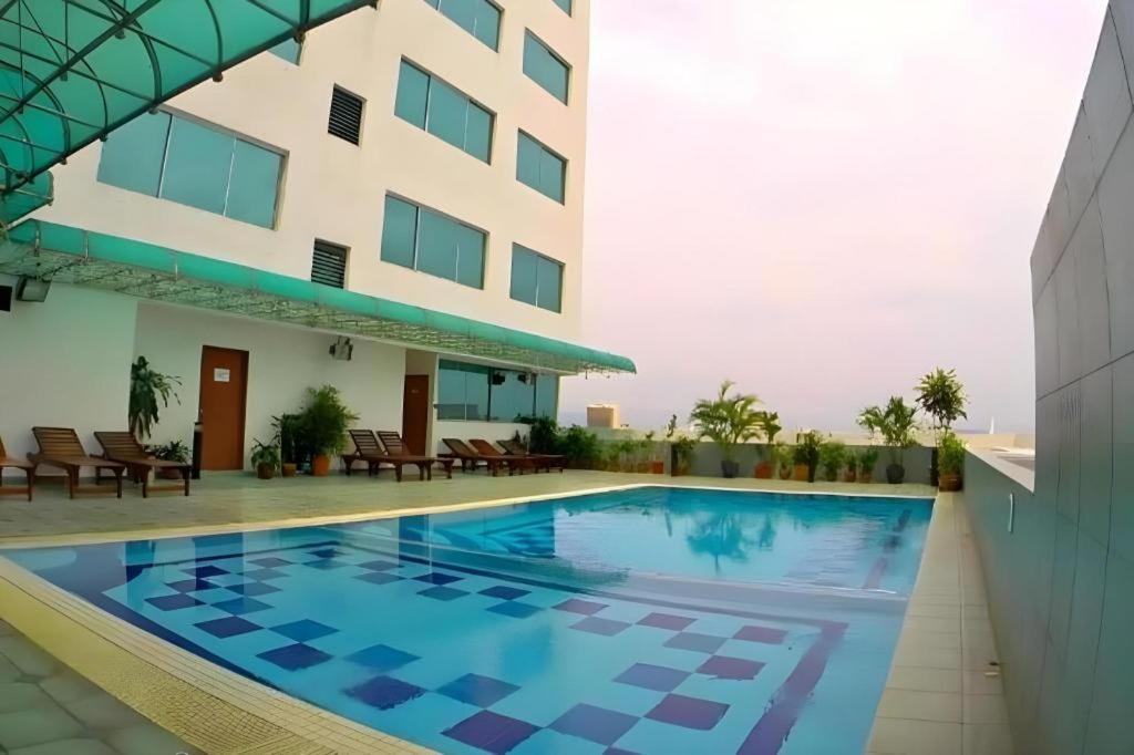 Hotel Continental Penang Джорджтаун Экстерьер фото