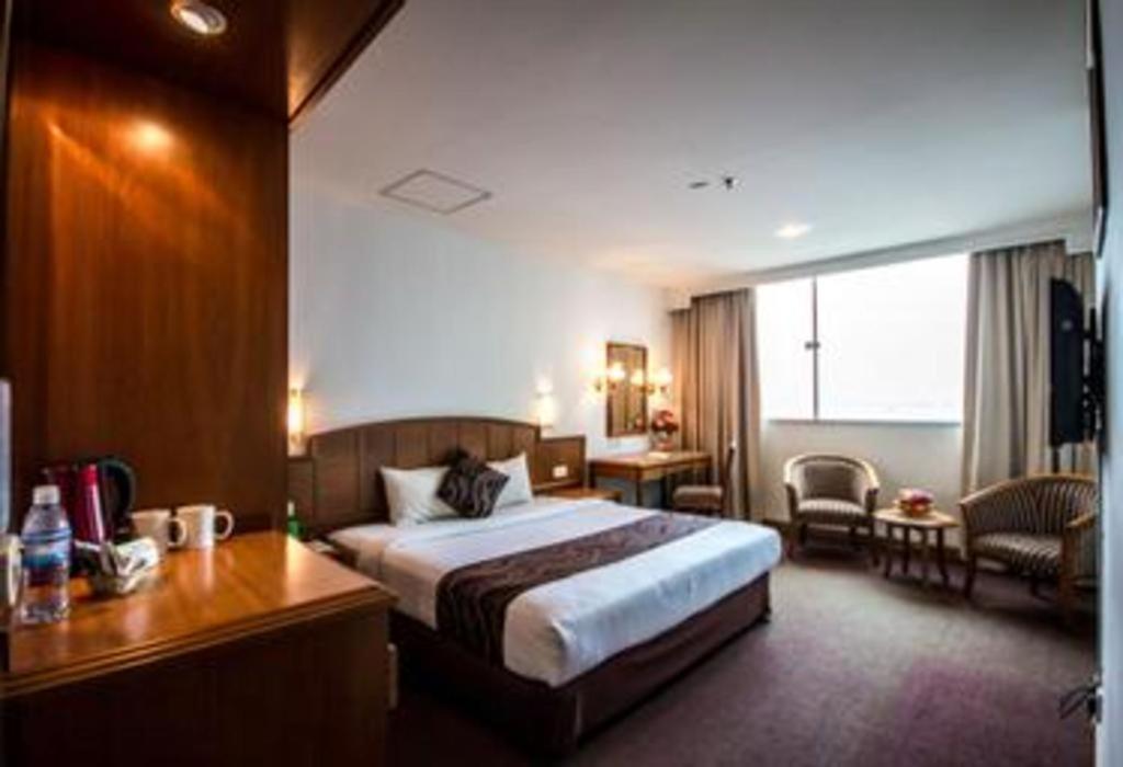 Hotel Continental Penang Джорджтаун Экстерьер фото