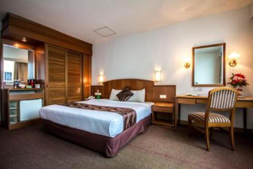 Hotel Continental Penang Джорджтаун Экстерьер фото