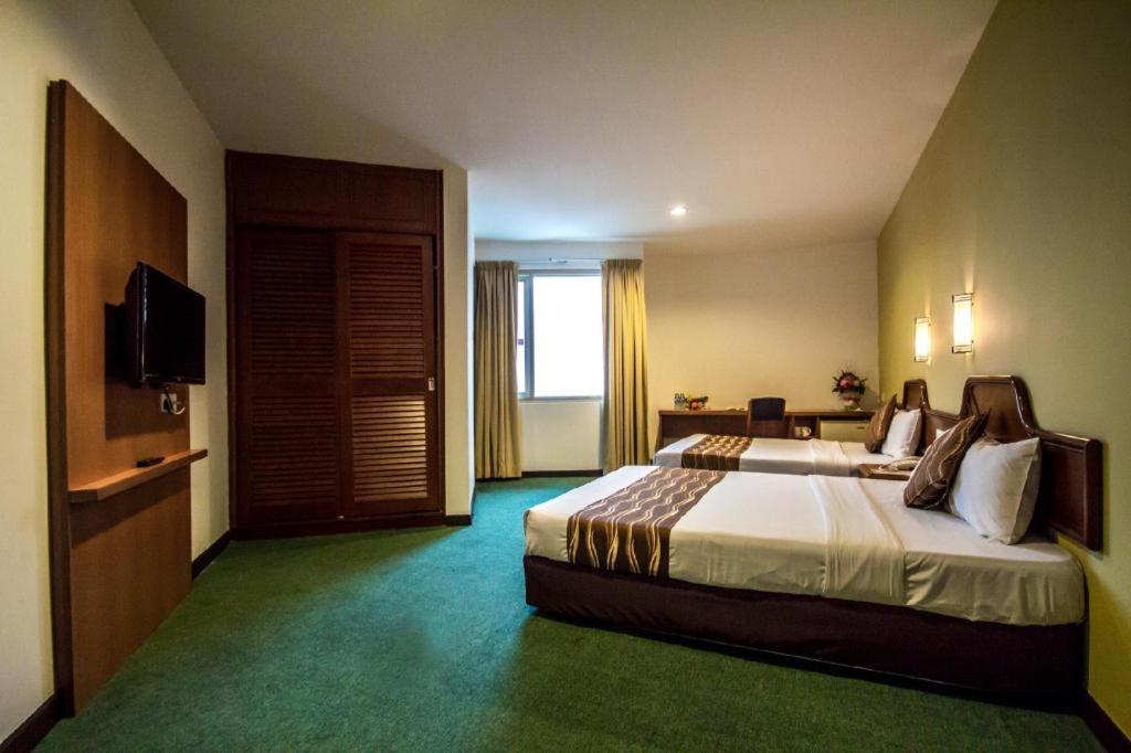 Hotel Continental Penang Джорджтаун Экстерьер фото