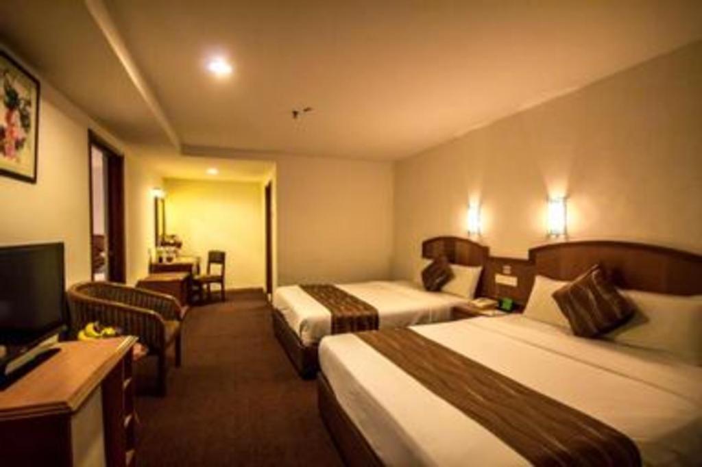Hotel Continental Penang Джорджтаун Экстерьер фото