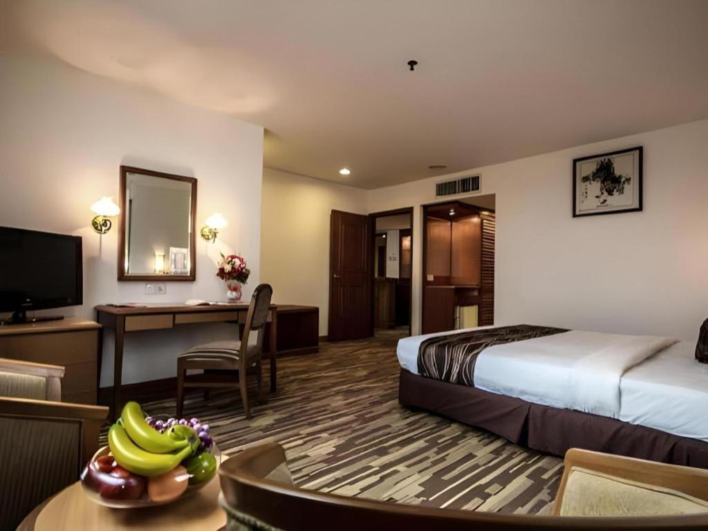 Hotel Continental Penang Джорджтаун Экстерьер фото