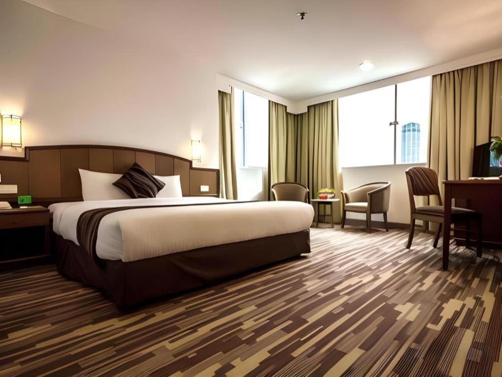 Hotel Continental Penang Джорджтаун Экстерьер фото